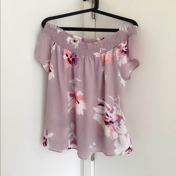 Dynamite Tops - Brand new flower top - with tag - Size S